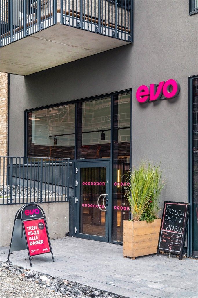 Det er Evo i Frysjaparken og Avancia rett over gaten