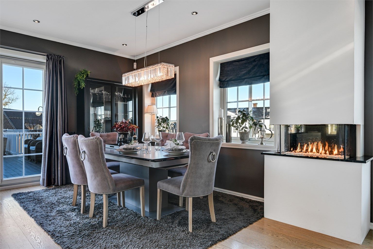 God plass til å innrede med et flott spisemøblement, her er det perfekt å nyte gode måltider med hele familien. 