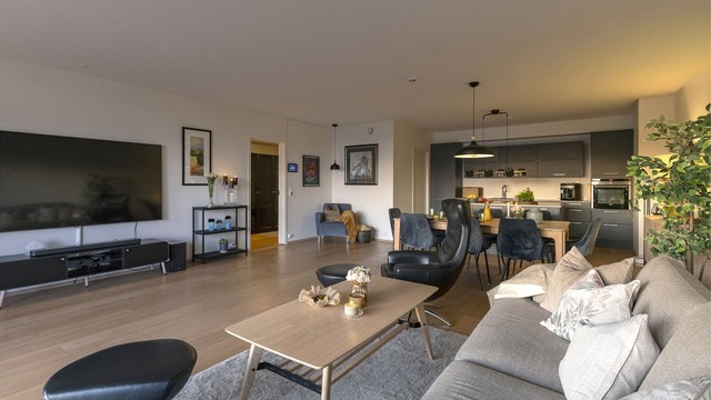 Stuen sett fra en annen vinkel, som viser den gode plassen.