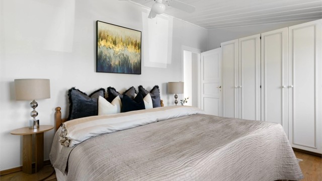 I boligens andre etasje finner du soveromsavdelingen med 3 gode soverom