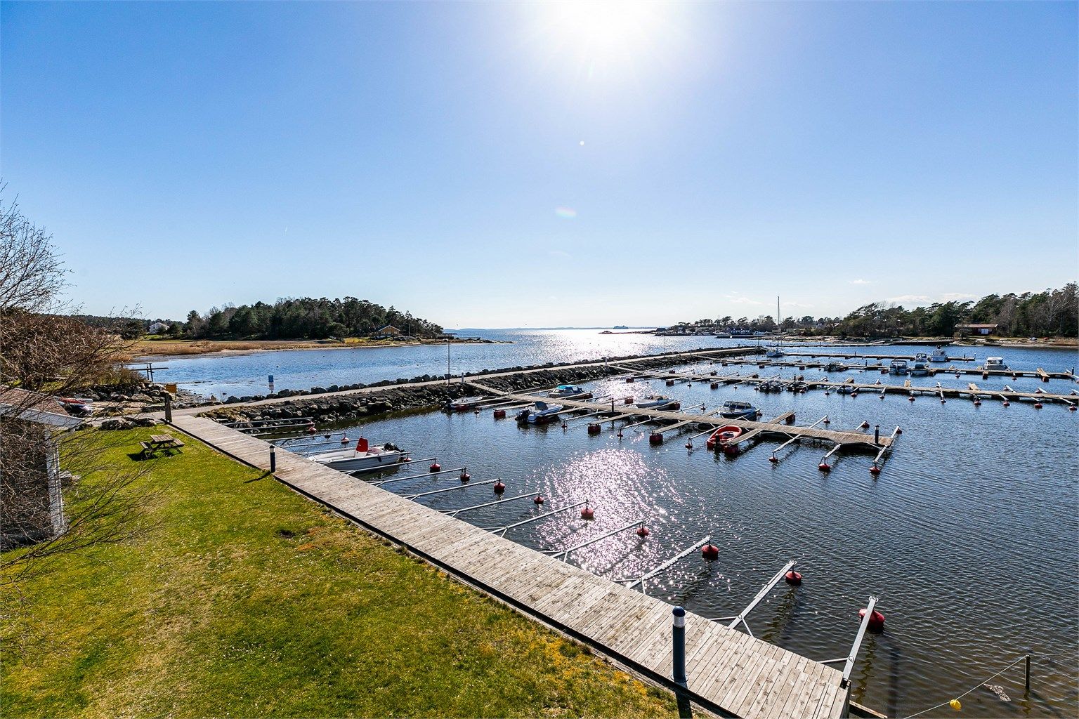 Båtplassen i Nasle bryggesameie er et meget godt utgangspunkt for utflukter på fjorden.