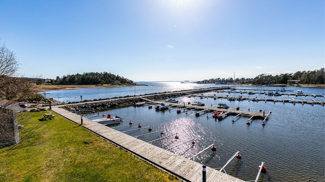 Båtplassen i Nasle bryggesameie er et meget godt utgangspunkt for utflukter på fjorden.