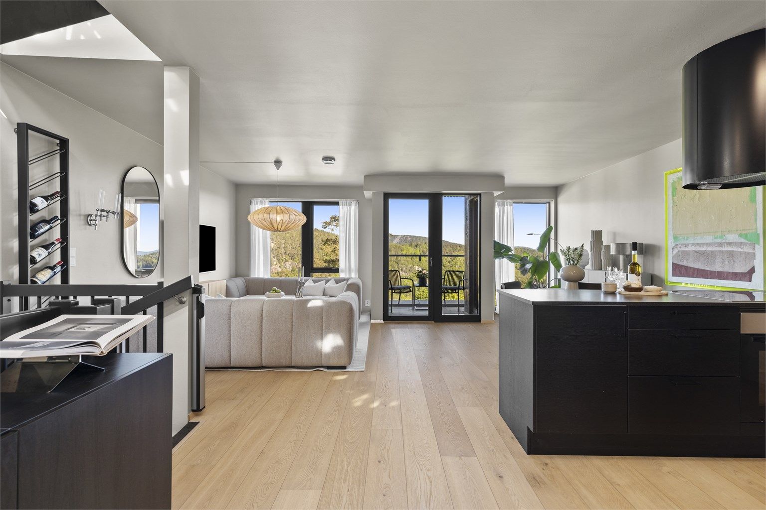 Velkommen til Harry Sønsterøds vei 20, presentert av Pojan Eskandari i Krogsveen!