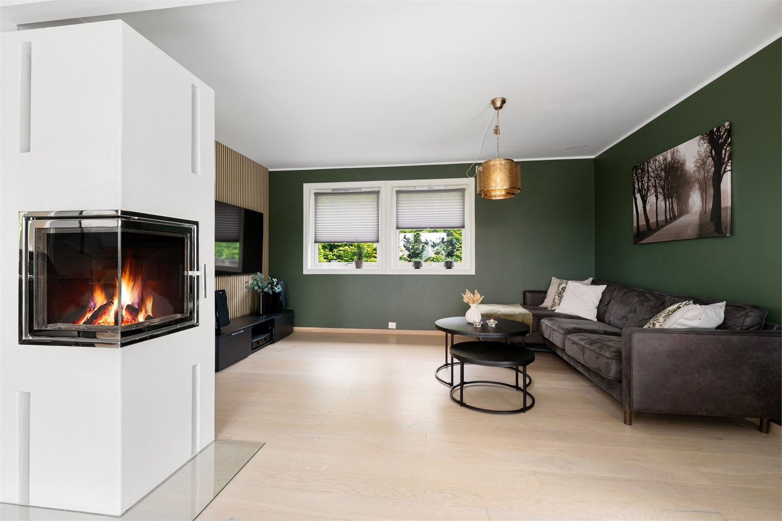 En murt peis med innsats gir ekstra varme og hygge.