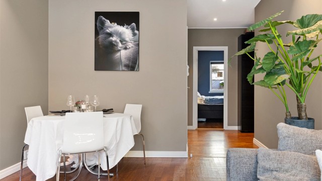 Her er det god plass for å samle venner og familie i hyggelige lag.