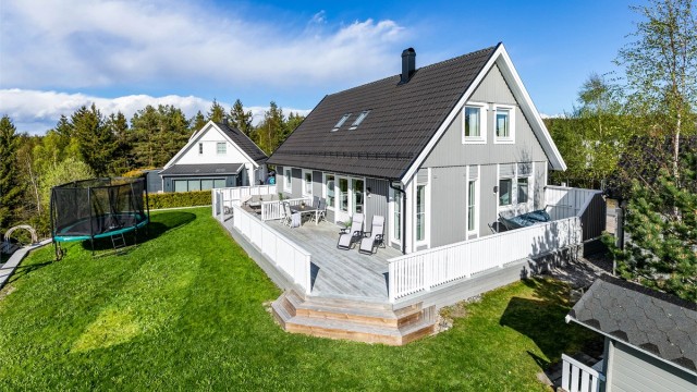 Ryllikveien 7 presenteres av Krogsveen.
Fotograf; Børge Oppegård.