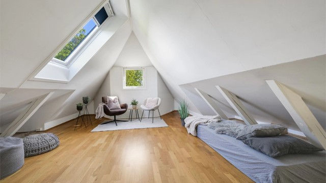 Råstilig hems som er lys og romslig med mange innredningmuligheter!