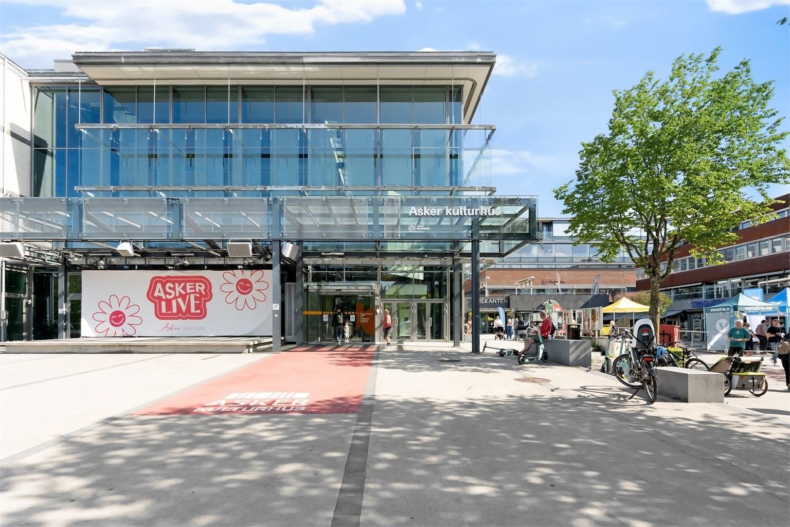 Områdebilde - Asker sentrum tilbyr et variert kulturtilbud med Asker kulturhus som hovedarena for konserter, teater, kino og utstillinger