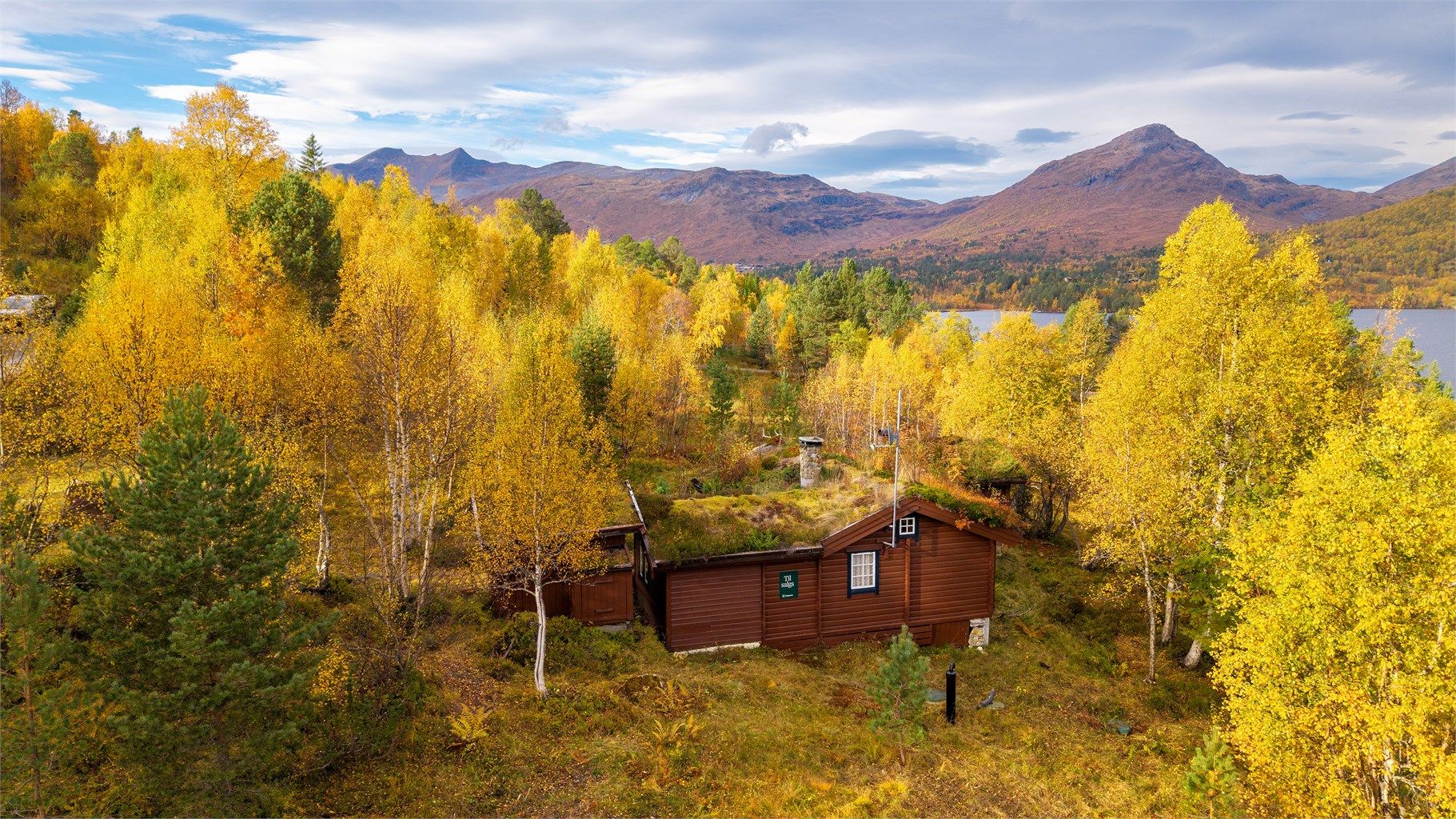 Fritidseiendom med anneks og usjenert beliggenhet like ved Nysætervannet.
Foto: [Fotograf eller fotofirma]