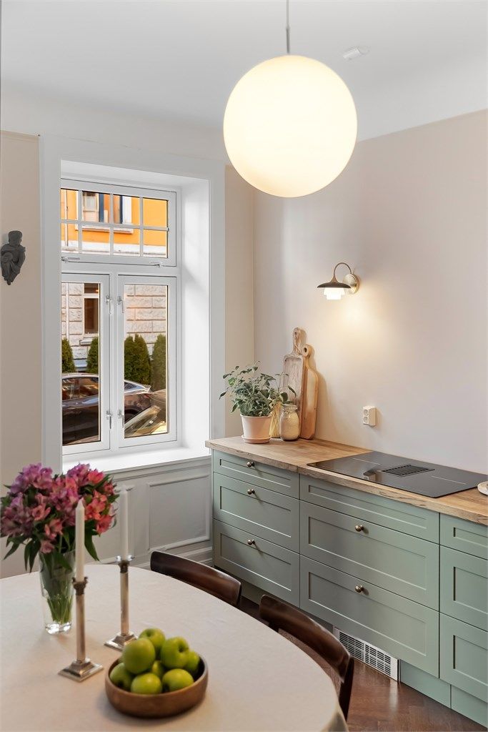 Platetoppen har en elegant, integrert ventilator