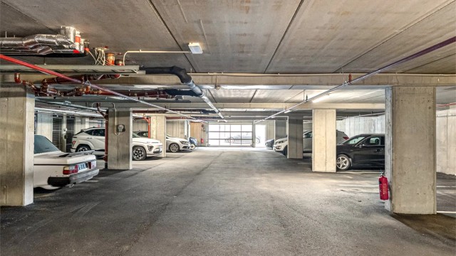 - Felles garasjeanlegg -