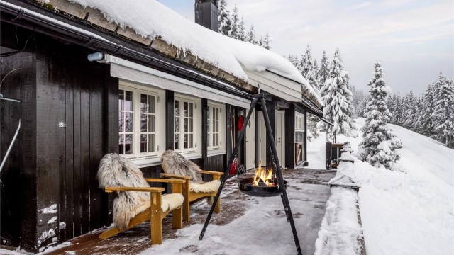 Romslig terrasse med god plass til møblement. (Foto: Pholio v/ Bjørnar Fjeldberg)