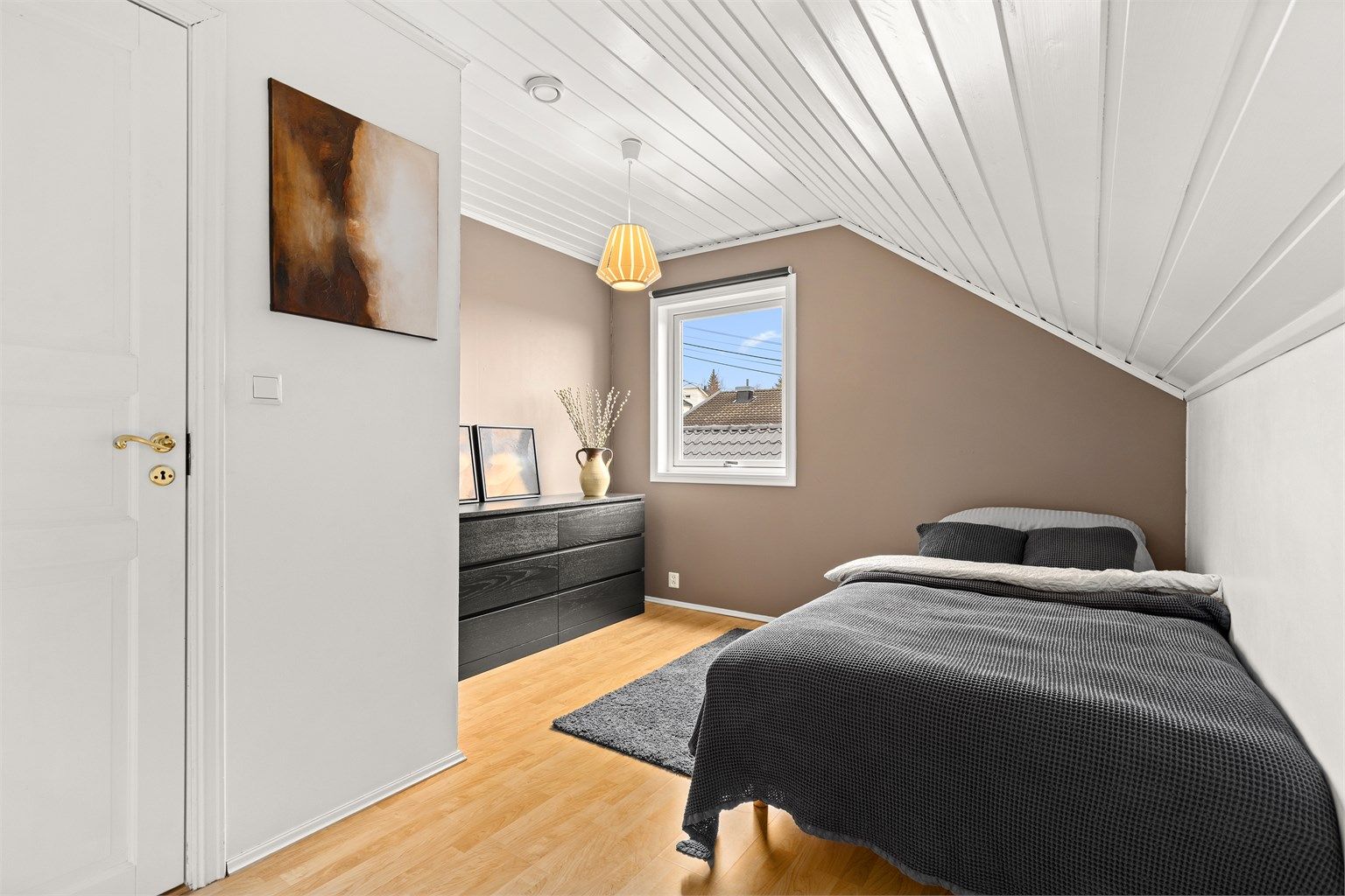 Soverom 4, et koselig barnerom eller kanskje hjemmekontorplass.