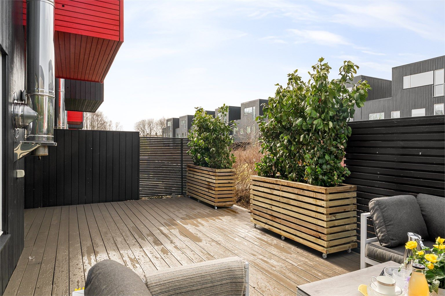 Terrasse mot vest. Her kan ettermiddagssolen nytes!