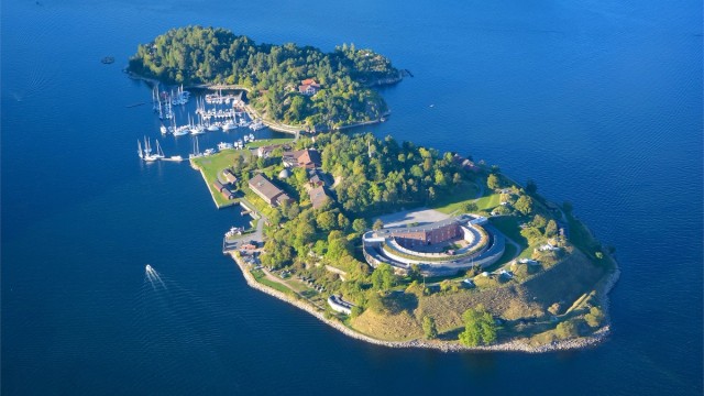 Oscarsborg - Dronefoto: Kristoffer S. Ramskjell