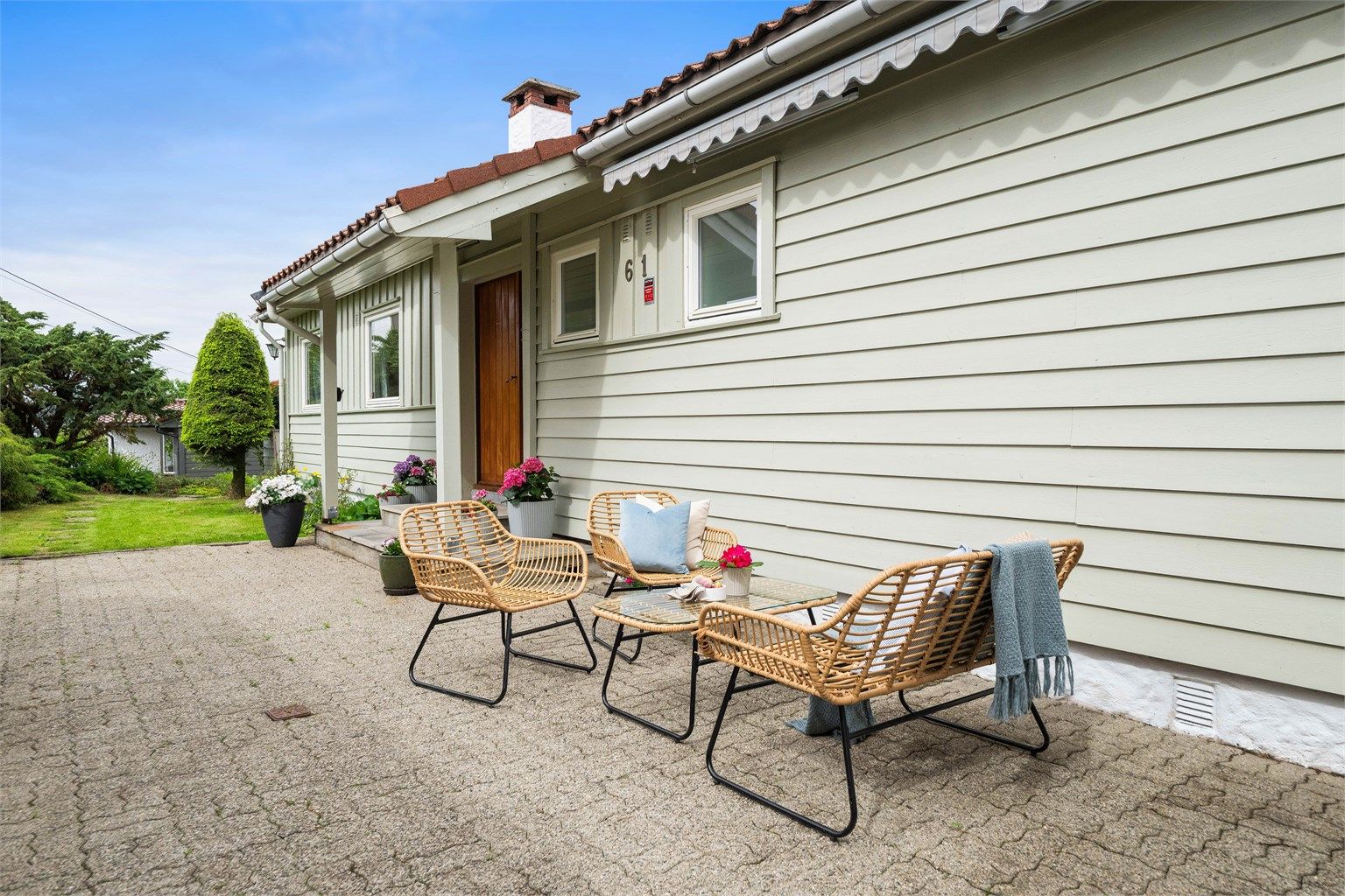 MIdtsommers er det i følge selger sol fra tidlig morgen til 23:15