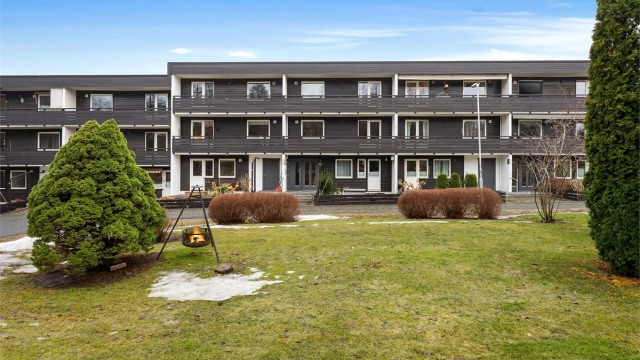 Nærområdet byr på gode rekreasjonsmuligheter med turstier, grøntområder samtidig kan du gå inn til Asker sentrum.
