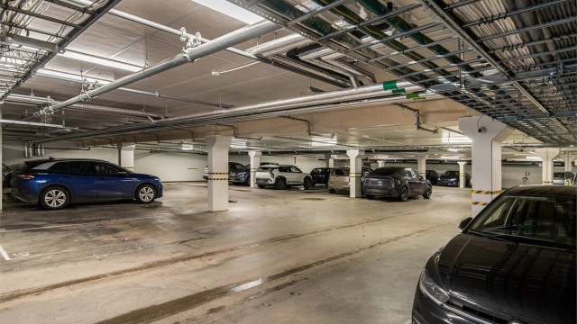 Garasjeplass i parkeringskjeller medfølger