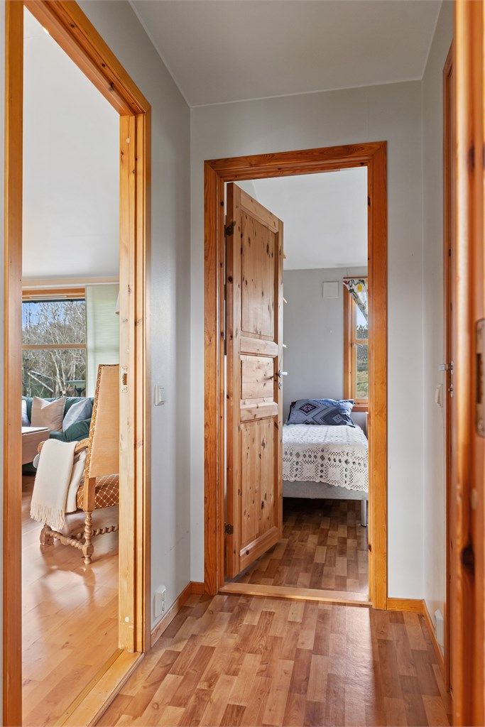 Gangarealet i 2. etasje binder sammen stue, bad og de to soverommene.