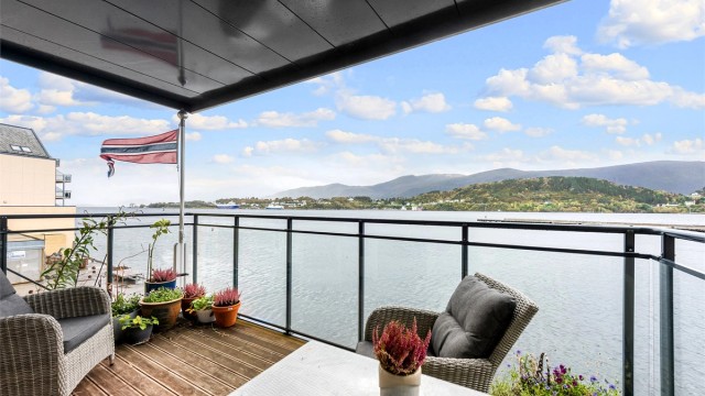 Overbygd balkong med flott utsikt