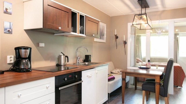 Det er god plass til spisebord i tilknytning til kjøkkenet