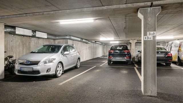 Fast p-plass med mulighet for montering av elbillader