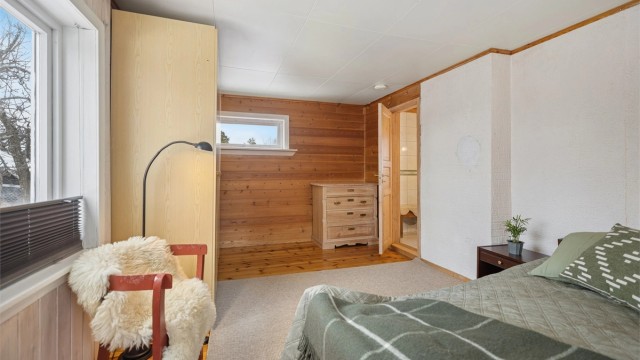 Garderobeskapet medfølger