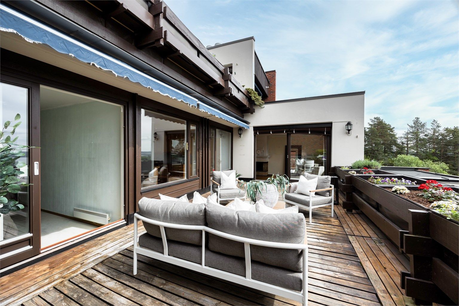 Stor og solrik terrasse på 26 kvm.