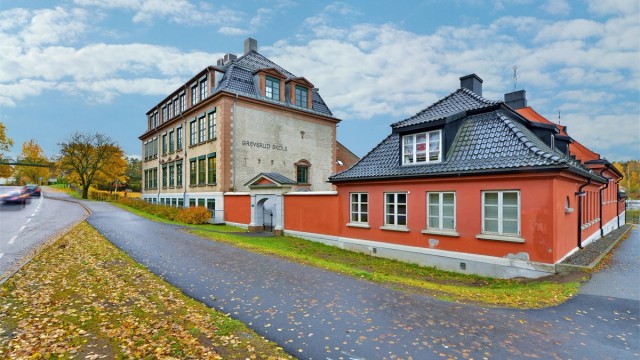 Nær Greverud barneskole - gangavstand til Flåtestad ungdomsskole - Roald Amundsen videregående skole ligger på Sofiemyr
