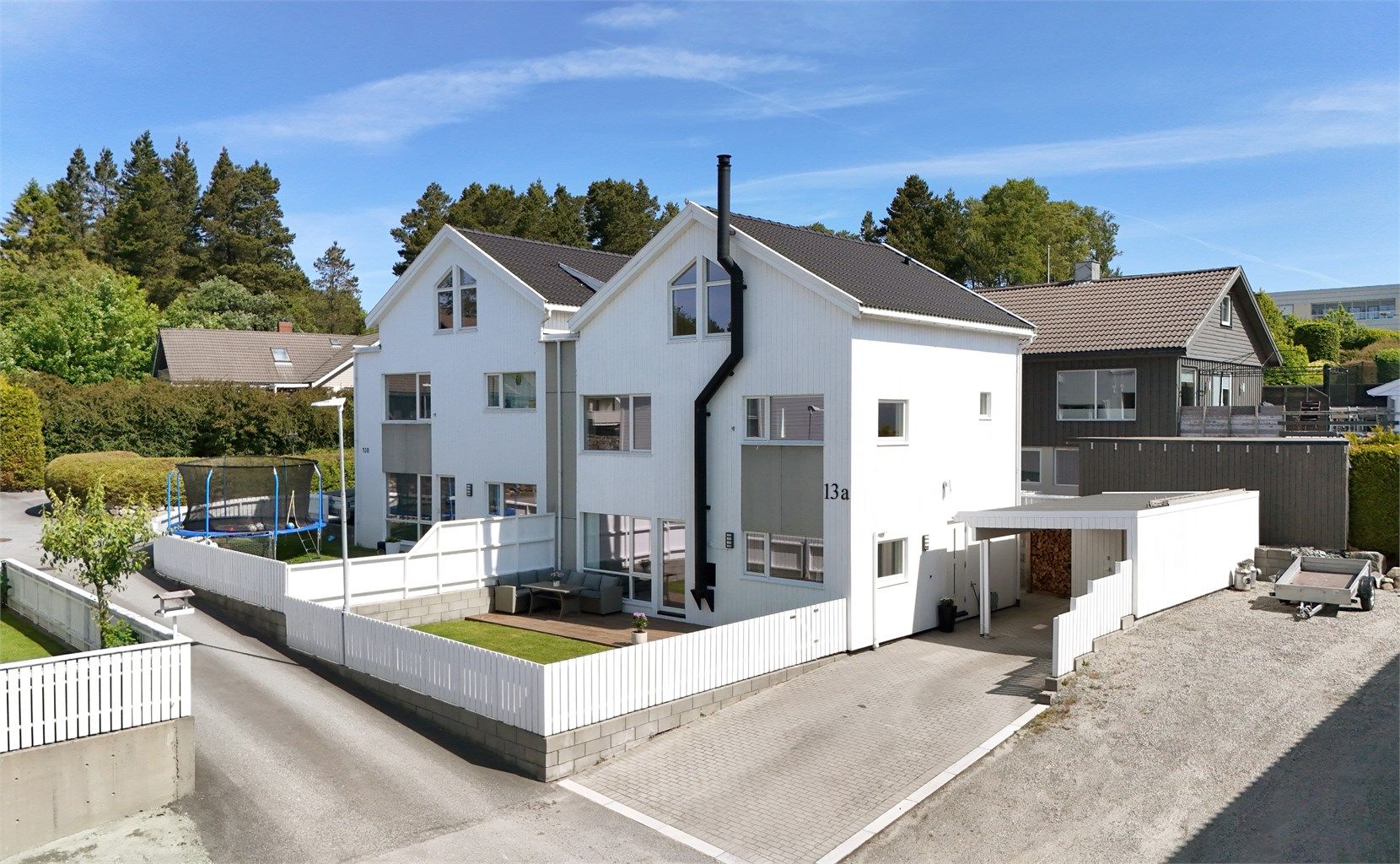 Velkommen til Kilehaugen 13A, en meget kjekk og innholdsrik bolig her i blindvei på Orstad i Klepp. Eiendommen er presentert av Tom Christer Hovde i Eiendomsmegler Krogsveen avd. Sandnes og vi ønsker velkommen til visning.