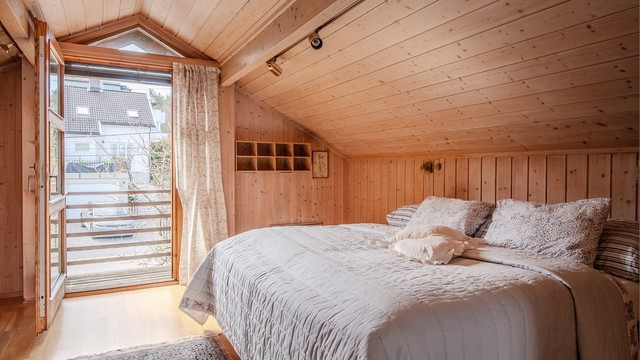 Soverom 2.etasje mot Vardeveien.