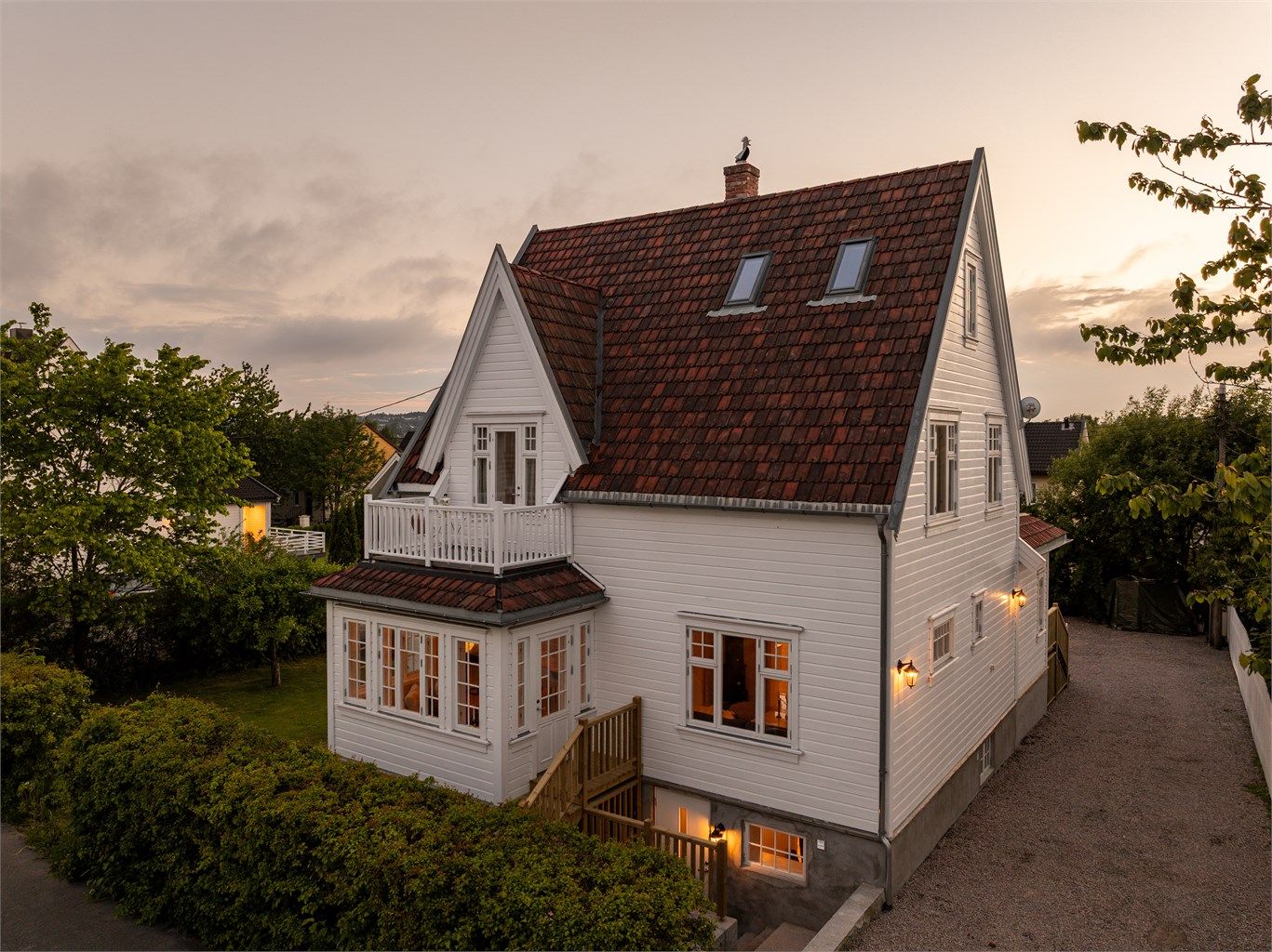 Kruses gate 9 presenteres av Raymond Bøhn i Krogsveen. Boligen er omhyggelig restaurert i senere år og har med en sjeldent høy grad av detaljrikdom. Fotograf; Kristoffer Kristiansen.