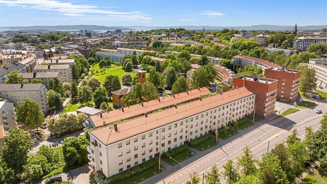 Fra leiligheten er det gangavstand til flere servicetilbud, som Coop Extra Sagene og Joker Ila.