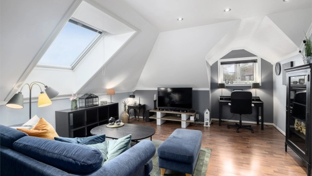 Loftstue eller et perfekt stort soverom til ungdommen
