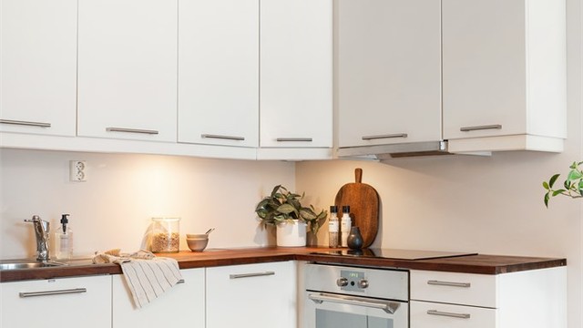 Platetoppen er ny i 2023. Videre er det integrert ventilator med avtrekkskanal tilknyttet ventilasjonsanlegg.