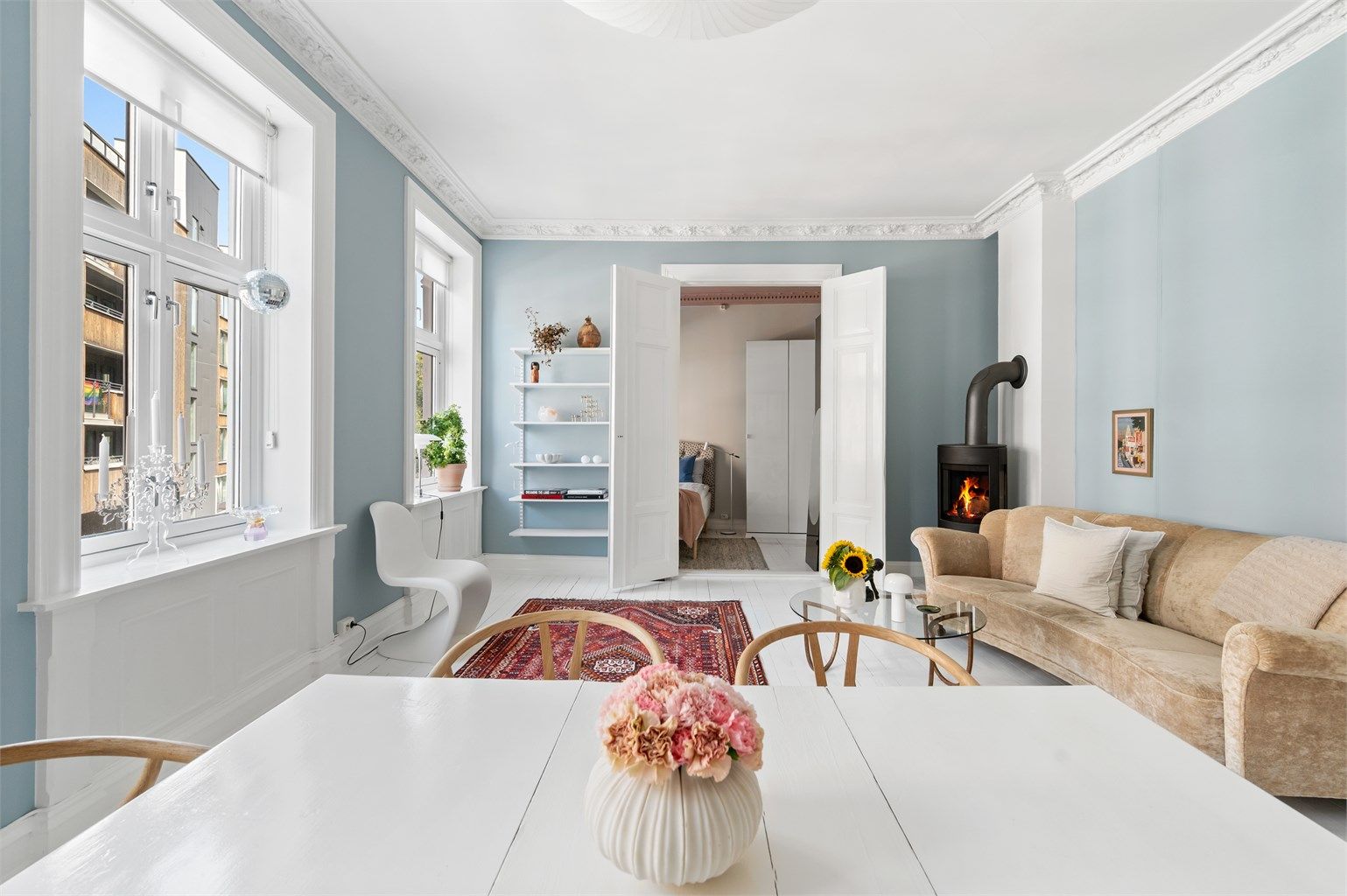 Leiligheten ligger sentralt og hyggelig til i populære Gamlebyen. 