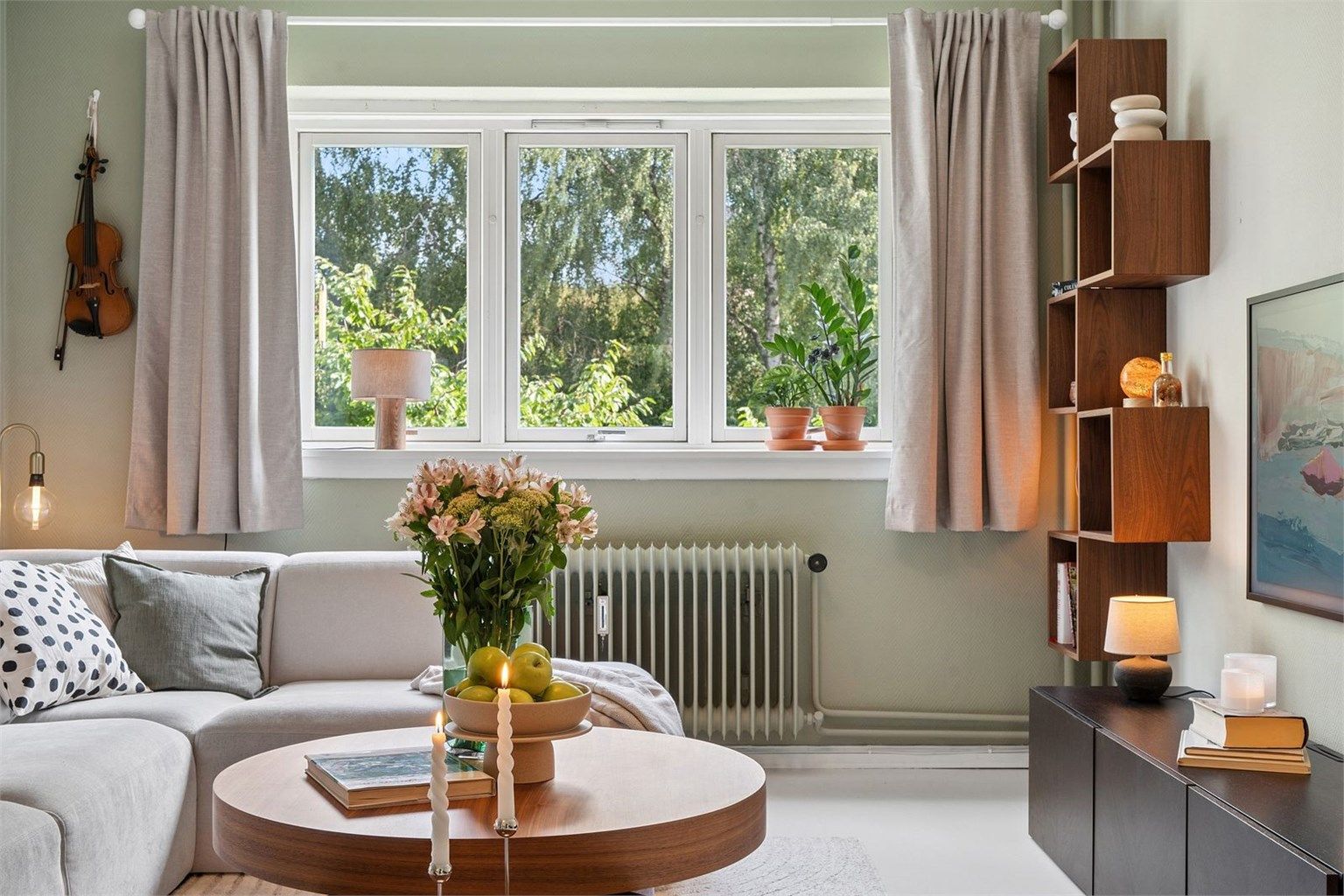 Leiligheten ligger like over gaten fra Botanisk Hage  på populære Sofienberg/Grünerløkka.