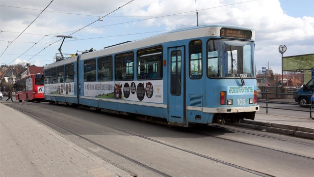 Storo trikkeholdeplass, samt t bane linje til sentrum i nærheten