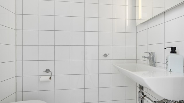 Separat toalettrom i første etasje.