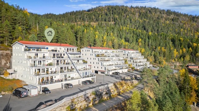 Sameiet monterer hvert år fra medio oktober til vinteren er over en "snørenne" for effektiv og lett fjerning av snø fra terrassen