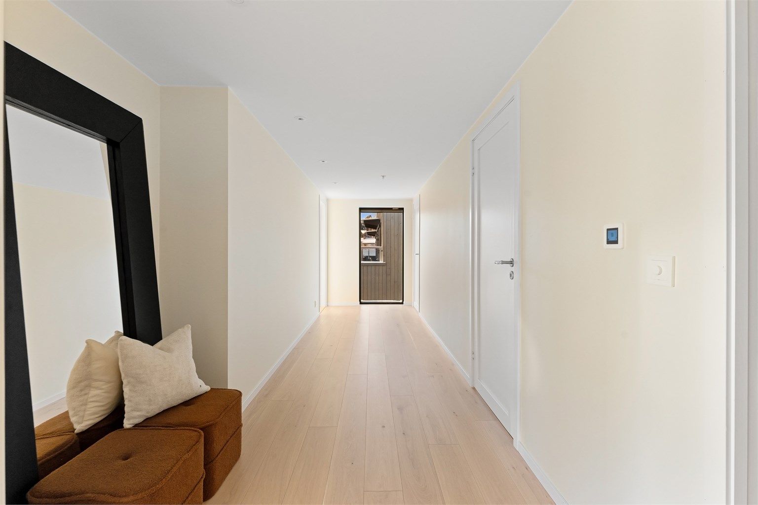 Leiligheten 3 gode soverom. I tillegg til et fjerde rom som kan brukes som soverom