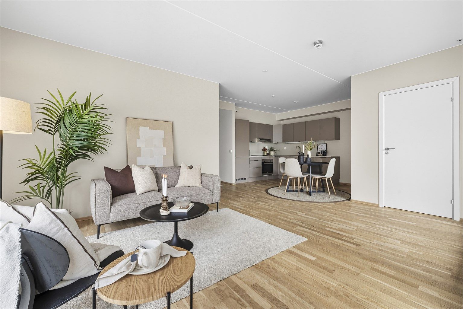 Åpen kjøkken/stue løsning. 