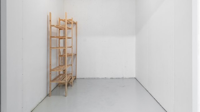 I kjelleren medfølger en romslig bod på 7 m² for ekstra lagring.