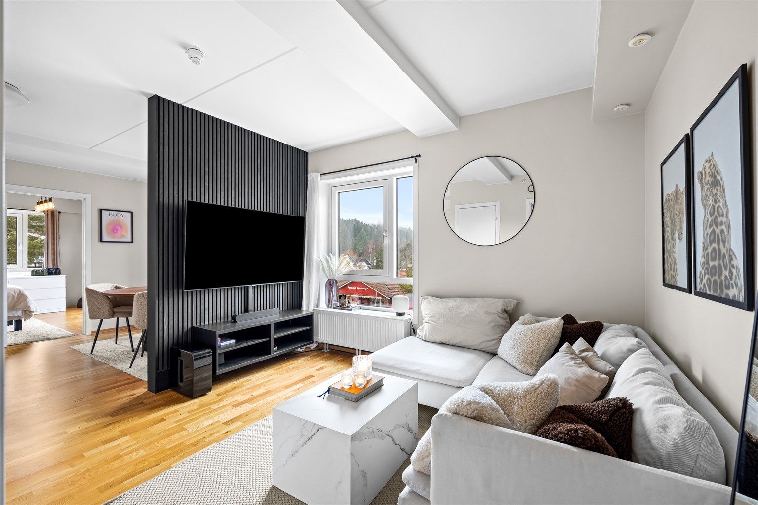 Eiendomsmegler Krogsveen v/Andreas Christophersen ønsker velkommen til Faldalsveien 28.