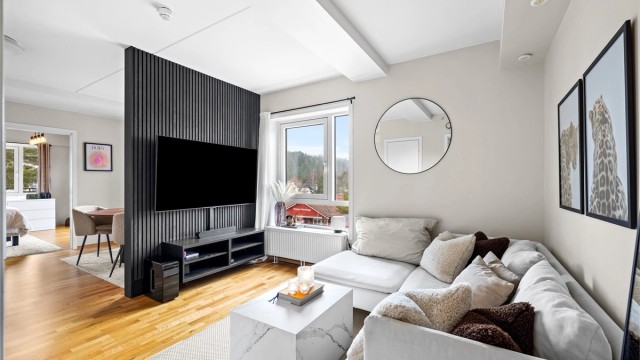 Eiendomsmegler Krogsveen v/Andreas Christophersen ønsker velkommen til Faldalsveien 28.