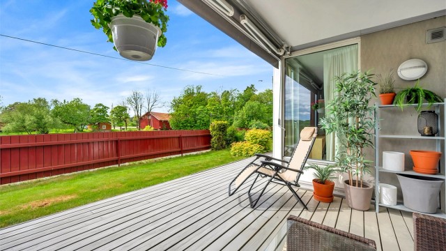 Velkommen til Ulsrudveien 1B og denne flotte 3-romsen!