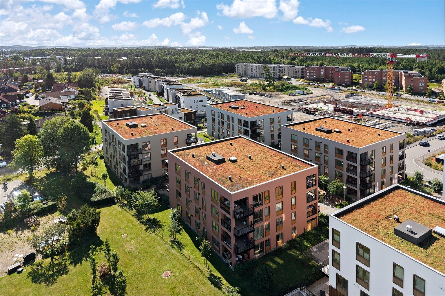 Området har nærhet til flotte tur- og rekreasjonsområder.