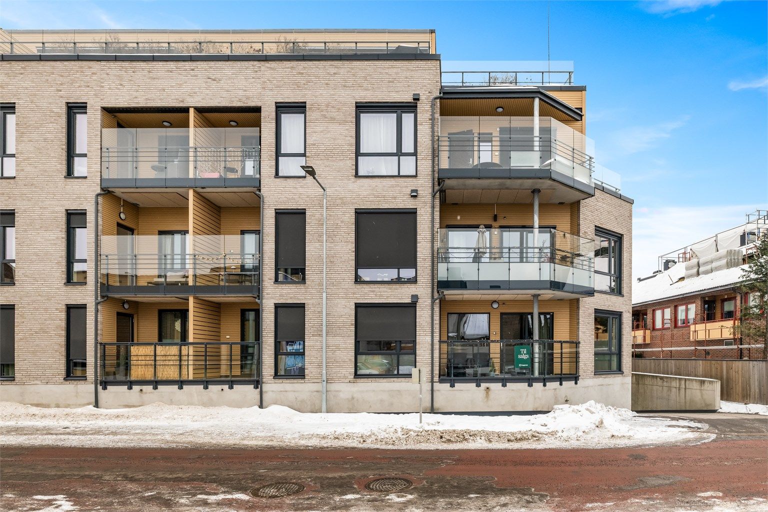 Boligblokken har heis- og trappeadkomster