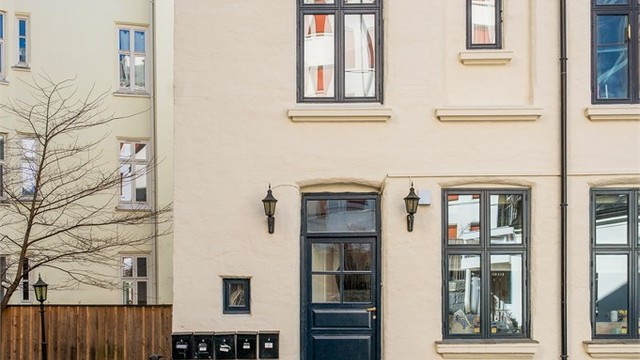 Inngangsparti fra bakgården.