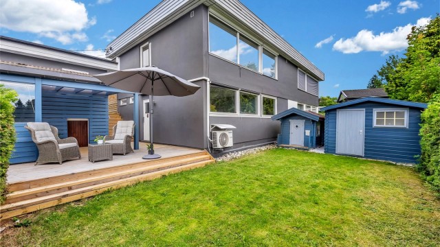 Her ligger alt til rette for lek, ballspill og hygge.